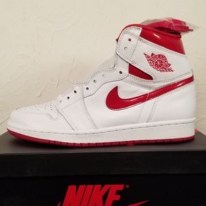 Air Jordan 1 Retro High Metallic Red Mens Size 8.5